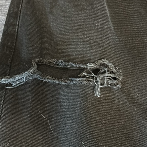 NWOT Top Shop Dad Women’s Size 28x32 Black Button-Fly Distressed Jeans - Picture 4 of 4